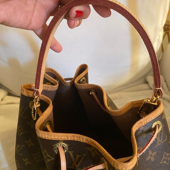 Authentic Louis Vuitton Monogram Petit Noe Shoulder Bag - Picture 12 of 17